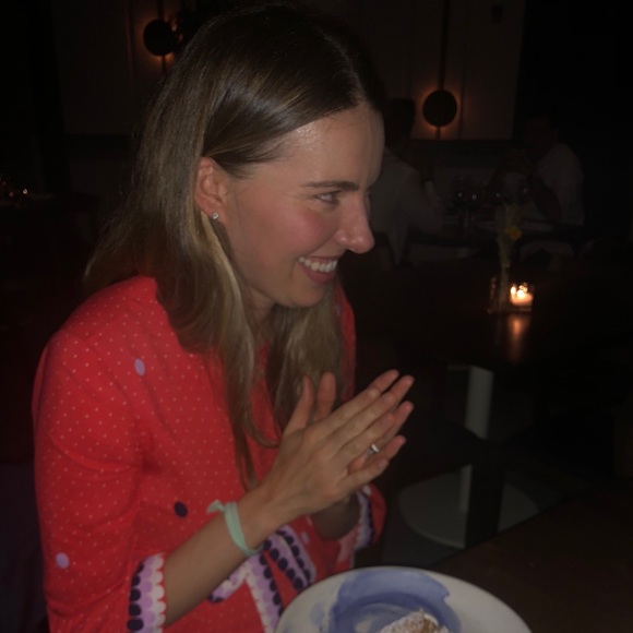 Meet your Posher, Lara - Picture 1 of 1